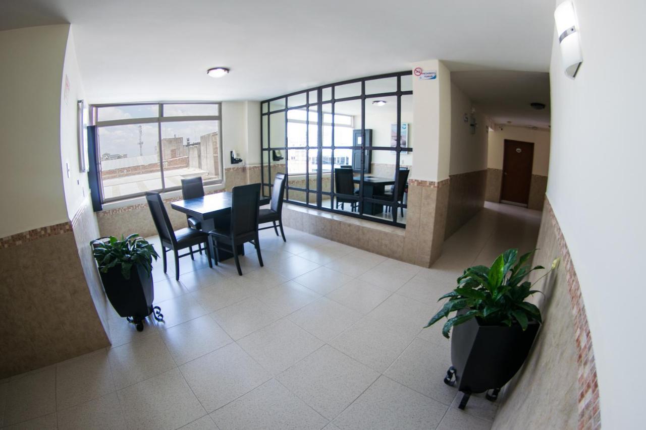 Hotel Niza Zona Piel León Exteriér fotografie