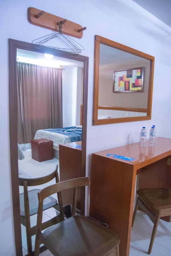 Hotel Niza Zona Piel León Exteriér fotografie